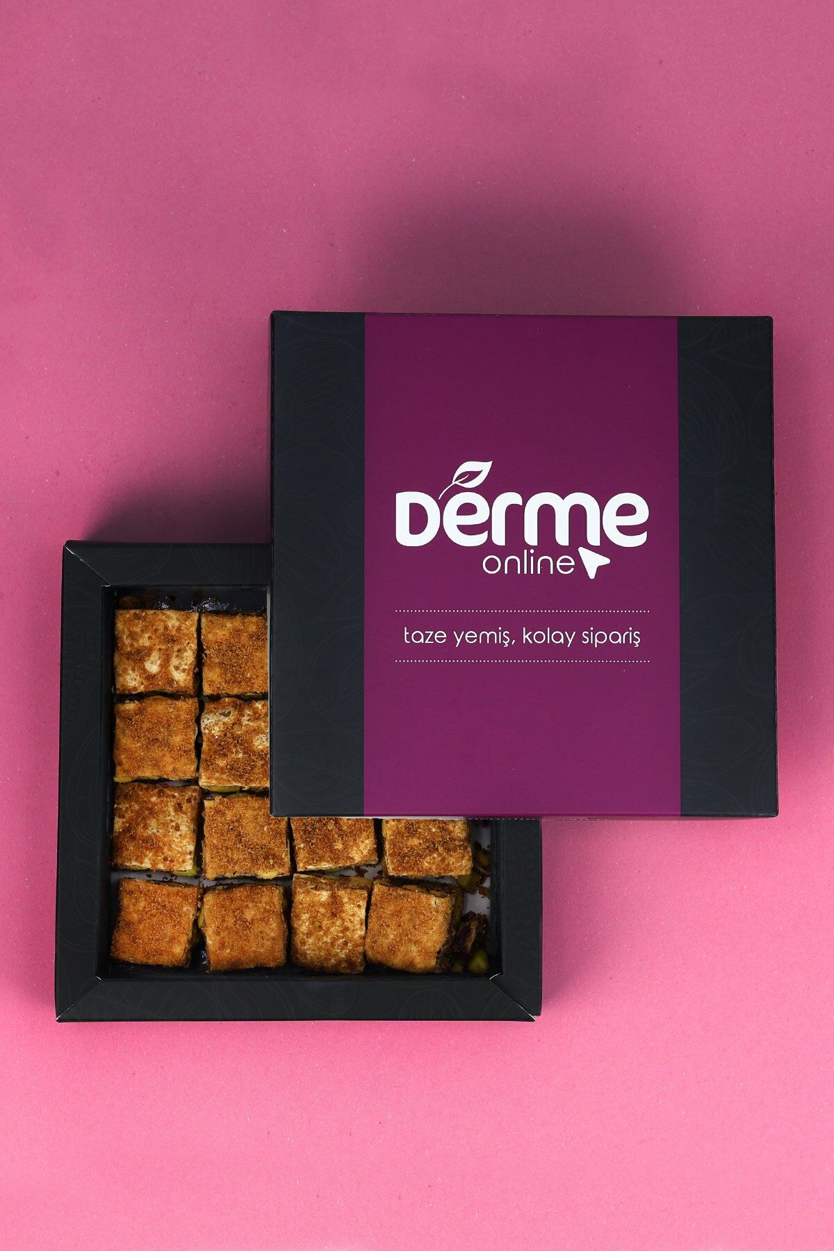 LOKUM BAKLAVA LOTUS FISTIKLI KREMALI 275 Gram